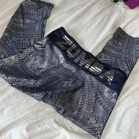 ZUMBA metallic Capri leggings size XS - Picture 1 of 4